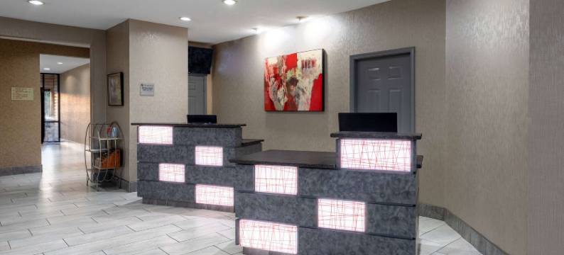 塞勒斯堡-路易斯维尔北温德姆华美达酒店(Ramada by Wyndham Sellersburg/Louisville North)图片