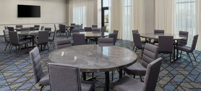 贝滕多夫万怡酒店(Courtyard Bettendorf)图片