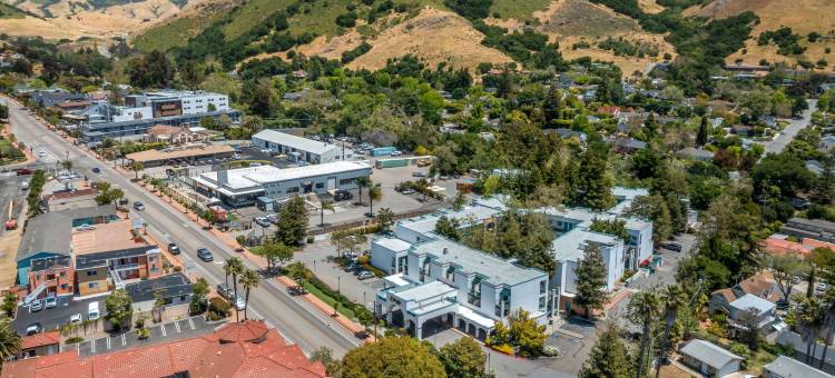 圣路易斯奥比斯波品质酒店(Quality Suites Downtown San Luis Obispo)图片