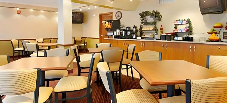 克利夫兰机场品质酒店(Quality Inn Cleveland Airport)图片