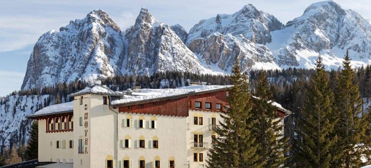 B&B酒店帕索特雷克罗奇科尔蒂纳(B&B Hotel Passo Tre Croci Cortina)图片