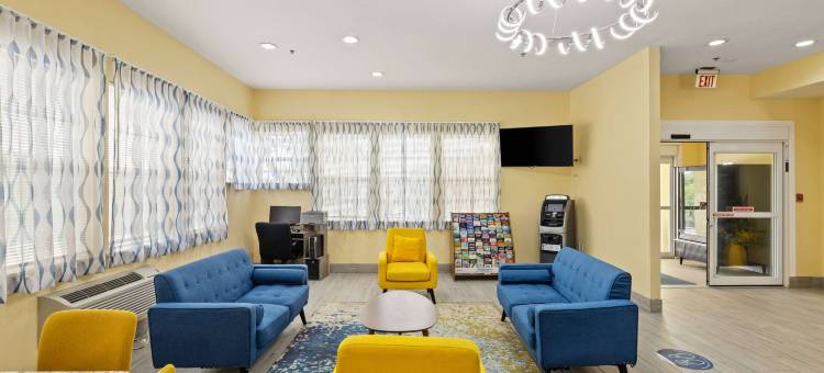 达拉斯沃斯堡机场南戴斯套房酒店(Days Inn & Suites by Wyndham Euless DFW Airport South)图片