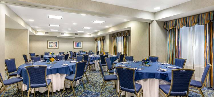 韦恩斯伯勒贝斯特韦斯特优质套房酒店及会议中心(Best Western Plus Waynesboro Inn  Suites Conference Center)图片