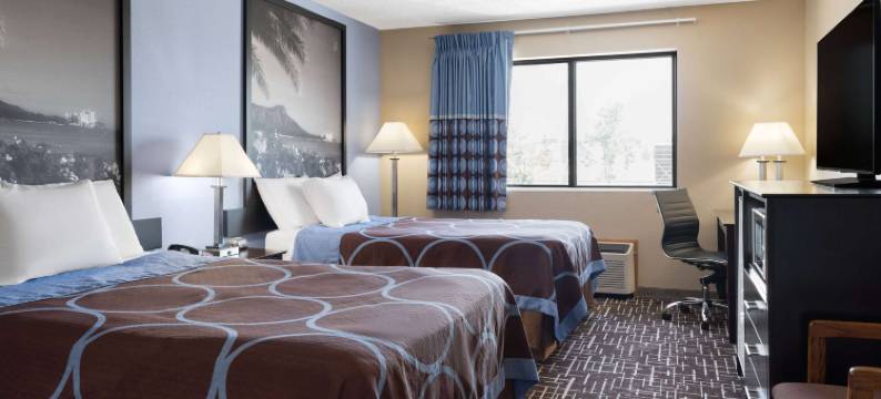 厄斯维尔速8酒店(Super 8 by Wyndham Dyersville Near Field of Dreams)图片