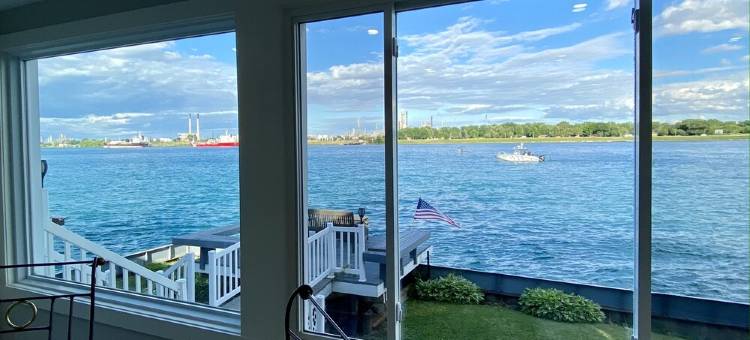 Blue Water Hideaway...Awesome renovation...Incredible River Views...Free Wifi图片