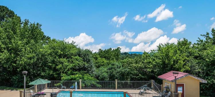 温泉城 - 汉密尔顿湖凯艺套房酒店(Quality Inn & Suites Hot Springs - Lake Hamilton)图片