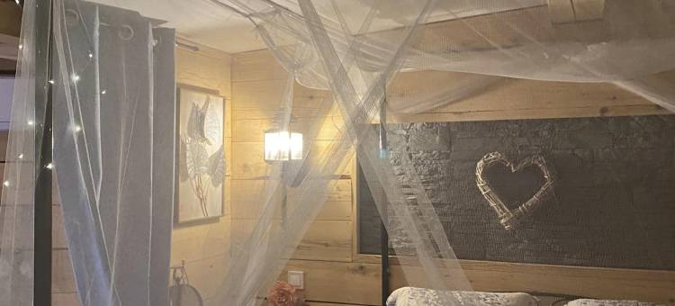 带按摩浴缸的难忘套房(La Suite Inoubliable Avec Jacuzzi)图片