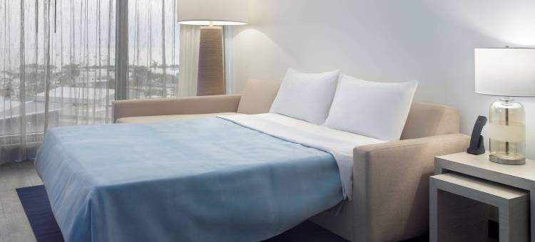 迈阿密科科纳特格罗夫万怡酒店(Courtyard by Marriott Miami Coconut Grove)图片
