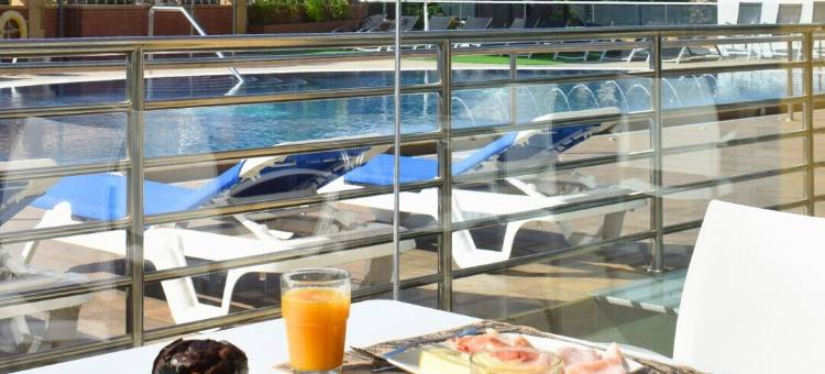 里斯海上酒店(Hotel Marítimo Ris Con Garaje)图片