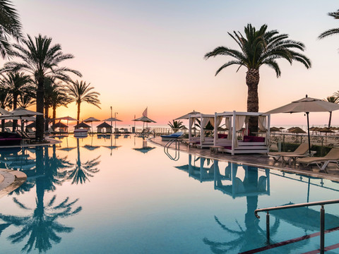 TUI BLUE 谢赫拉萨德限成人