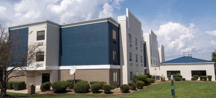 智选假日套房酒店格林维尔机场(Holiday Inn Express & Suites Greenville Airport)图片