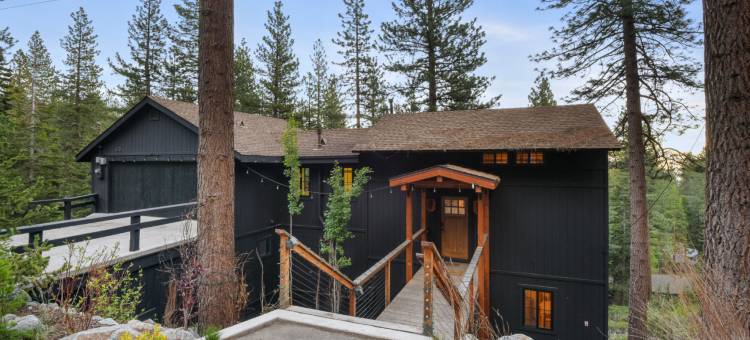 Idyllic Incline Village Close to Lake Tahoe图片