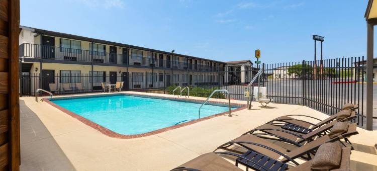 坦佩尔南布鲁斯将军温德姆速 8 酒店(Super 8 by Wyndham Temple S. General Bruce)图片