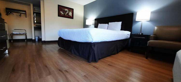 OYO伊利诺伊莫林市区I-74北酒店(Americas Best Value Inn Moline)图片