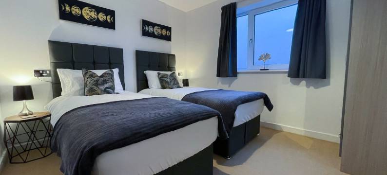 站台一侧的顶楼公寓(Station Side Penthouse)图片