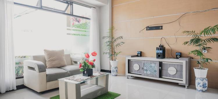 红门修拉伊亚酒店靠近Bengkulu市政厅(RedDoorz Syariah at Hotel Grand Mentari)图片