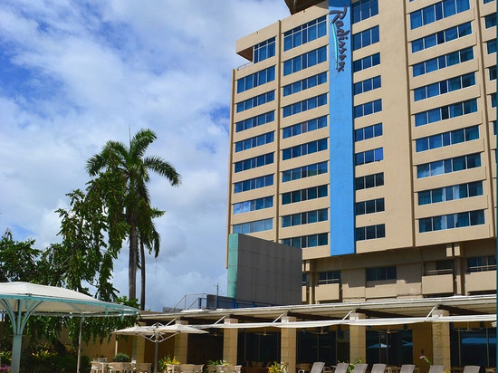 特立尼达丽筠酒店