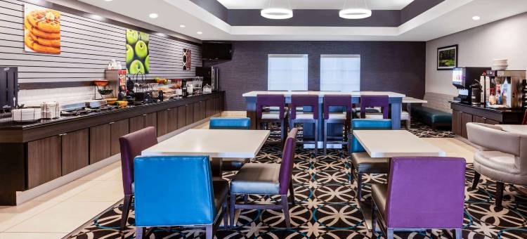 兰伯顿拉昆塔温德姆套房酒店(La Quinta Inn & Suites by Wyndham Lumberton)图片