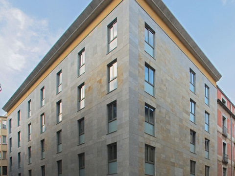 吉罗那休塔特酒店