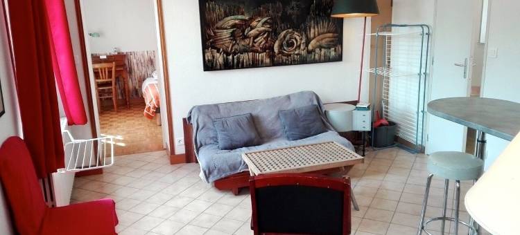 红色百叶窗拉隆格酒店(La Longère Aux Volets Rouges)图片