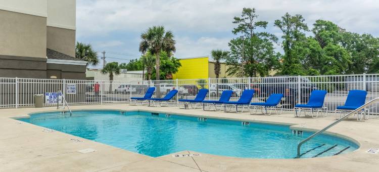 北默特尔海滩赤脚登陆舒适酒店(Comfort Inn N Myrtle Beach Barefoot Landing)图片