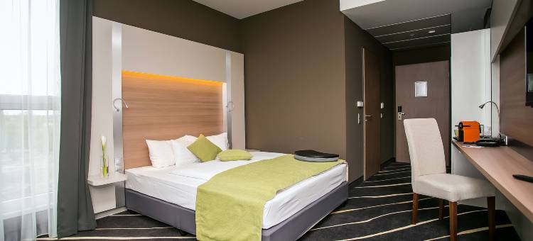 湖边贝斯特韦斯特优质酒店(Best Western Plus Lakeside Hotel)图片