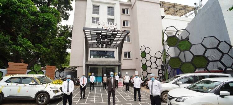 萨米拉特的骄傲酒店(Pride by Samrat)图片