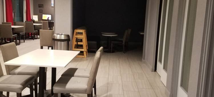 堪萨斯城蓝泉城希尔顿欢朋酒店(Hampton Inn Kansas City/Blue Springs)图片