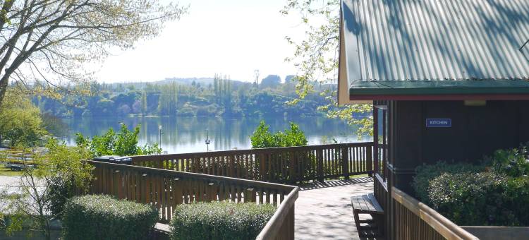 卡拉皮罗湖迈提河区酒店(Lake Karapiro Mighty River Domain)图片