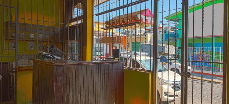 OYO 塔巴斯科法萝勒斯酒店(OYO Hotel Posada Los Faroles,Tabasco)图片