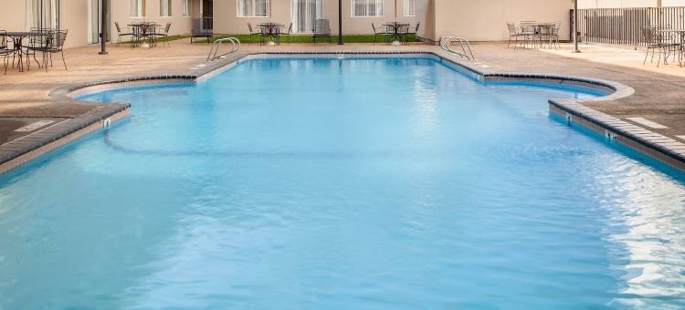 奥弗兰德公园西假日套房酒店(Holiday Inn & Suites Overland Park-West)图片