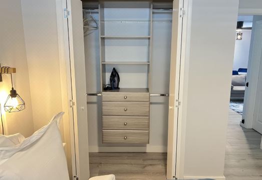 Villa Michloe - Steps from Wilton Drive Hotel Overview