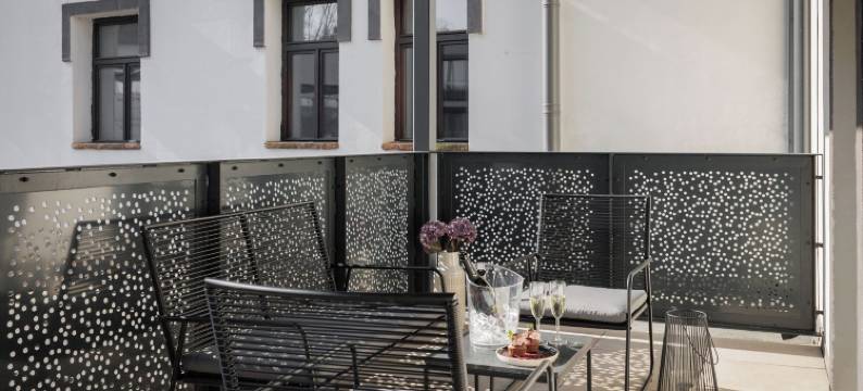 河畔公寓(River Apartments)图片