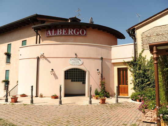 斯海尔达法罗酒店