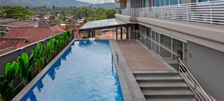 布吉廷吉圣卡酒店(Hotel Santika Bukittinggi)图片