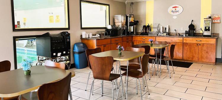 温森斯速8酒店(Super 8 by Wyndham Vincennes)图片