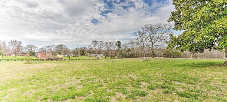 优雅+宽敞的度假胜地~距离诺曼湖18英里！(Elegant + Spacious Retreat ~ 18 Mi to Lake Norman!)图片