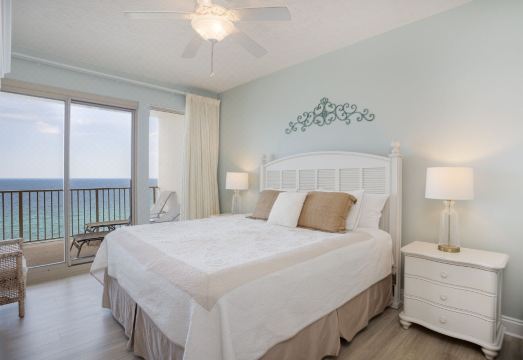 Wondrous Oceanfront Condo with Free Poolside WiFi - Unit 1105 by RedAwning Hotel Overview