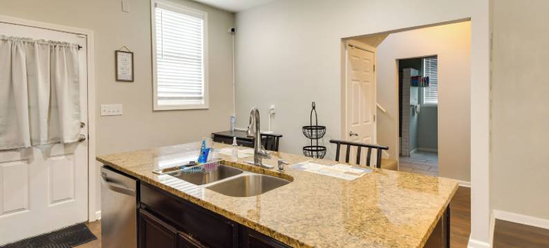 宠物友好型达文波特住宅 - 靠近娱乐场和高尔夫球场(Pet-Friendly Davenport Home - Near Casino and Golf)图片