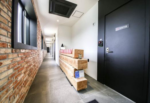 Youngcheon Nnineteenth Hotel Overview