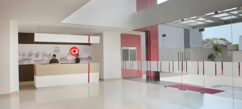 西朗林恩酒店(Lynn Hotel Serang)图片