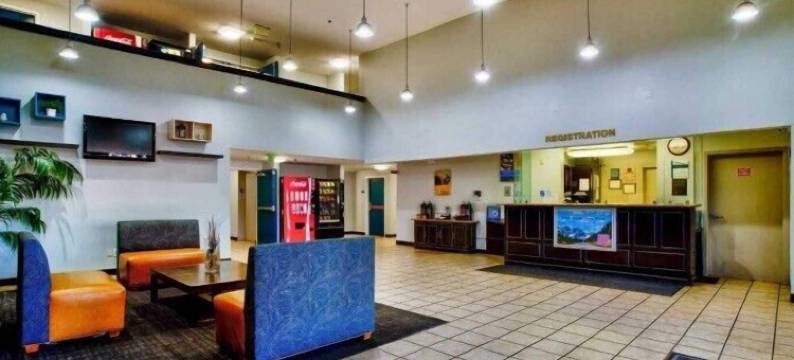 开间6套房 - 希斯皮里亚，加利福尼亚州 - 西主街 - I-15(Studio 6 Suites Hesperia, CA West Main Street I 15)图片