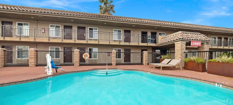 埃斯孔迪多市中心套房及伊克诺旅馆(Econo Lodge Inn & Suites Escondido Downtown)图片