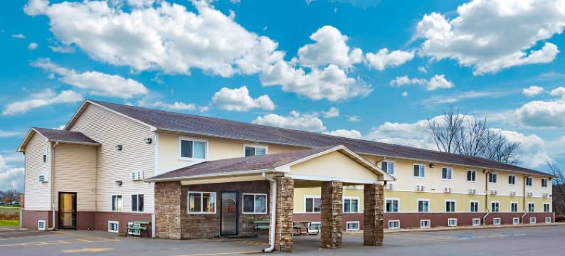 麦迪逊速8酒店(Super 8 by Wyndham Fort Madison)图片