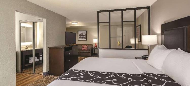 亚特兰大机场南拉昆塔温德姆套房酒店(La Quinta Inn & Suites by Wyndham Atlanta Airport South)图片