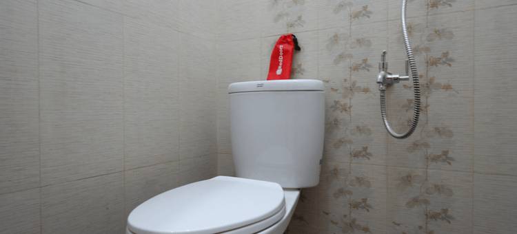 红多兹伊斯兰酒店-近特加尔站(RedDoorz Syariah Near Stasiun Tegal)图片