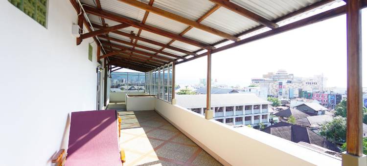 OYO 1429 巴斯蒂安住宅饭店(OYO 1429 Bastiana Residence)图片