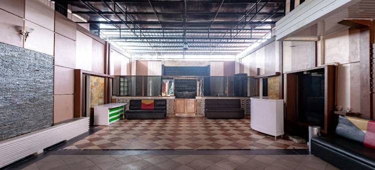 红多兹酒店-近西马伦贡佩玛唐西安塔大学(RedDoorz Near Universitas Simalungun Pematangsiantar)图片