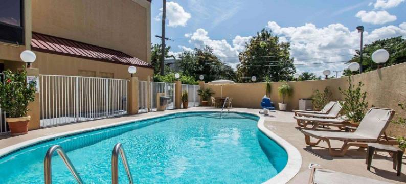 兰坦纳西棕榈滩舒适套房酒店(Comfort Inn & Suites Lantana - West Palm Beach South)图片