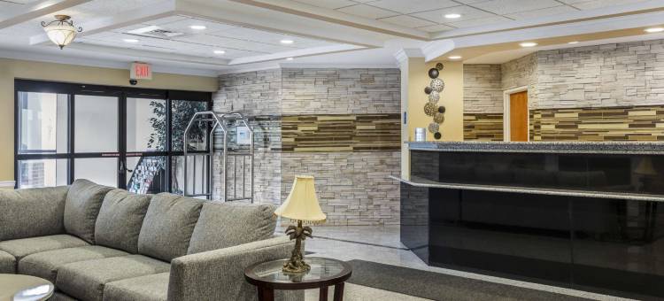 新英格兰贝斯特韦斯特优质套房酒店(Best Western Plus New England Inn  Suites)图片